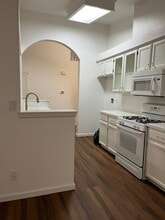 2128 Jayhawk Dr in Lodi, CA - Foto de edificio - Building Photo