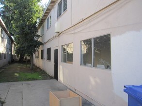 14921 Vanowen St in Van Nuys, CA - Building Photo - Building Photo