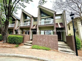 414 W 8th St in Charlotte, NC - Building Photo