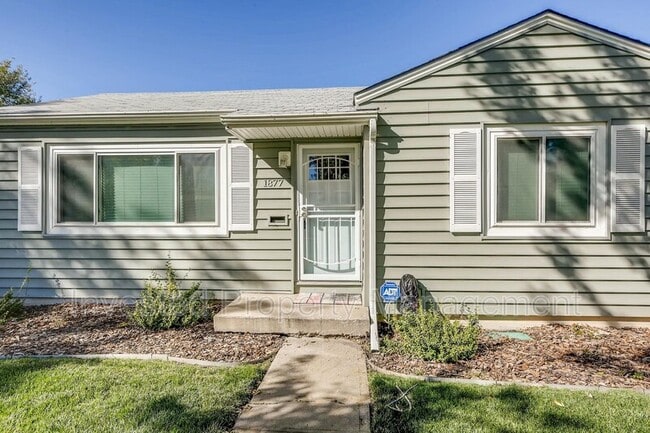 1877 S Fairfax St in Denver, CO - Building Photo - Building Photo