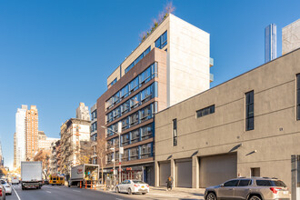 452 W 45th St in New York, NY - Building Photo - Building Photo