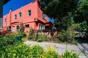 652 65th St in Oakland, CA - Building Photo