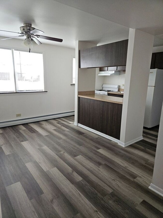 5610 6th Ave in Countryside, IL - Building Photo - Building Photo