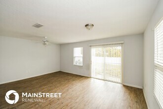 570 Eiseman Wy in Jacksonville, FL - Foto de edificio - Building Photo