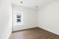 835 Paul Quinn St photo'