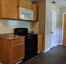 806 Essex Dr in Tallahassee, FL - Building Photo - Building Photo