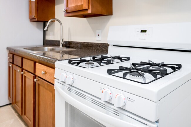 Liberty Bay in Baltimore, MD - Building Photo - Interior Photo