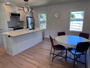 1404 Black Ct in Richland, WA - Building Photo - Building Photo