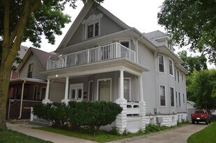 16 N Broom St, Unit 3 in Madison, WI - Building Photo