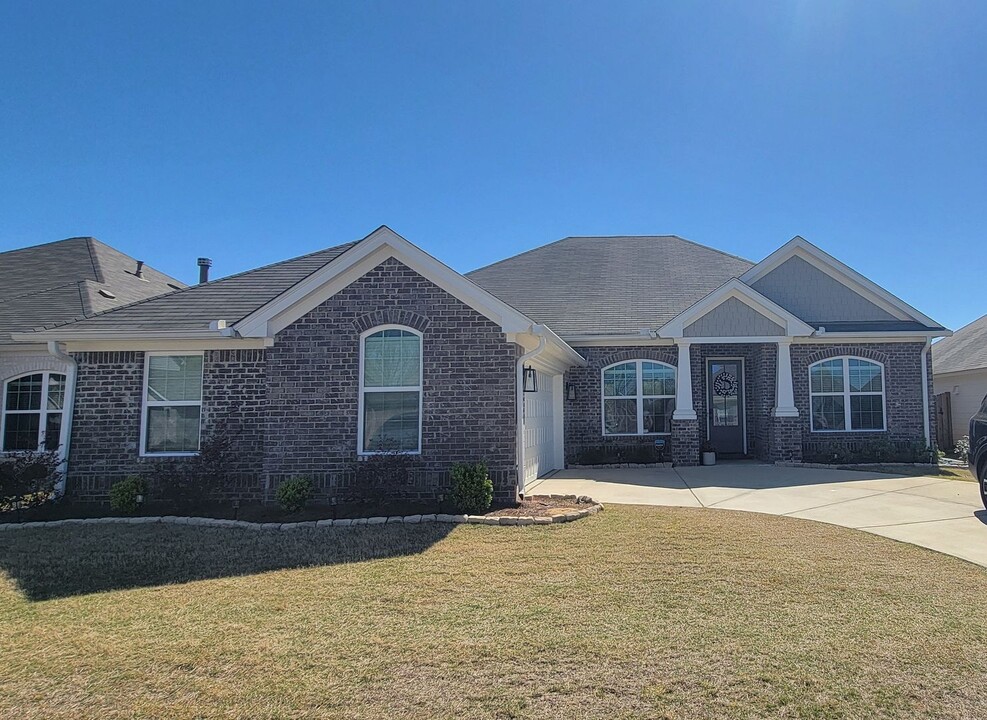 817 Hedgefield Way in Prattville, AL - Building Photo