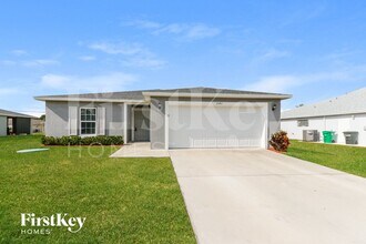 3542 SW Viceroy St in Port St. Lucie, FL - Foto de edificio - Building Photo