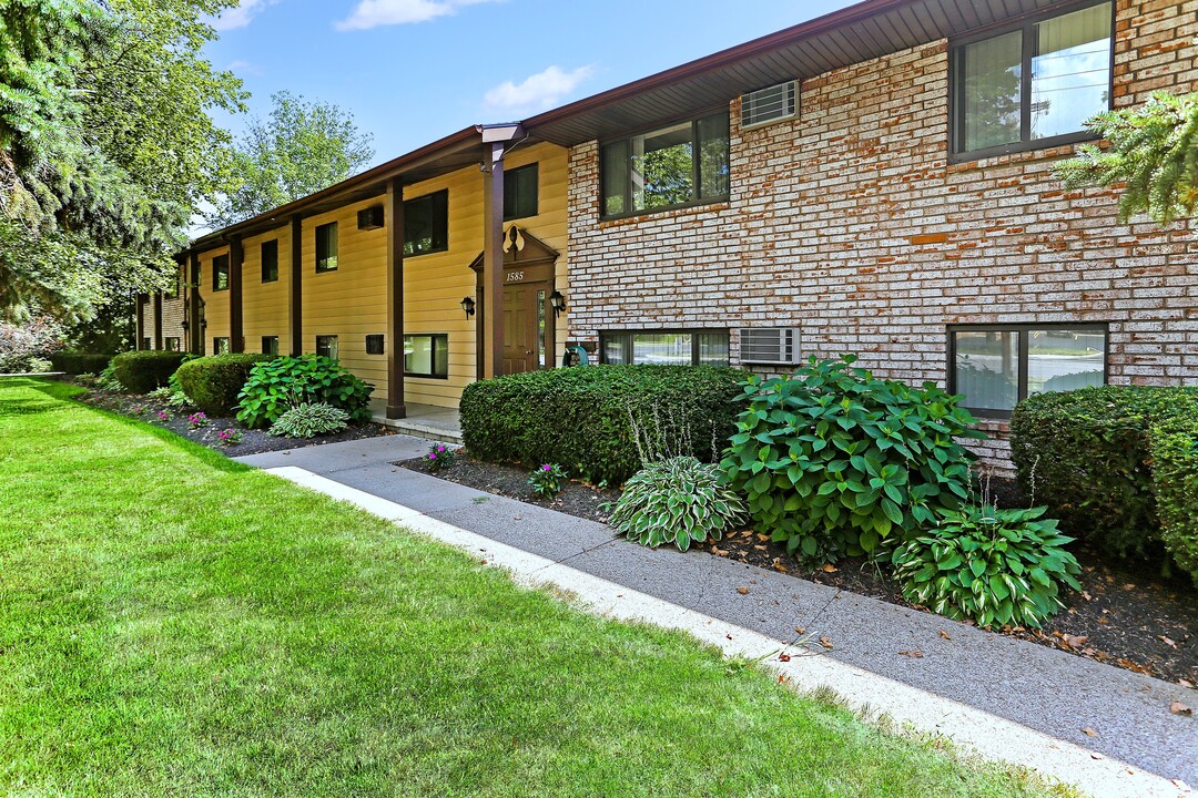 Imperial South Apartments in Rochester, NY - Building Photo