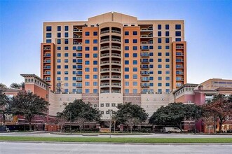 330 Las Colinas Blvd in Irving, TX - Building Photo - Building Photo