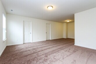 8112 Grove Berry Way in Indianapolis, IN - Building Photo - Building Photo