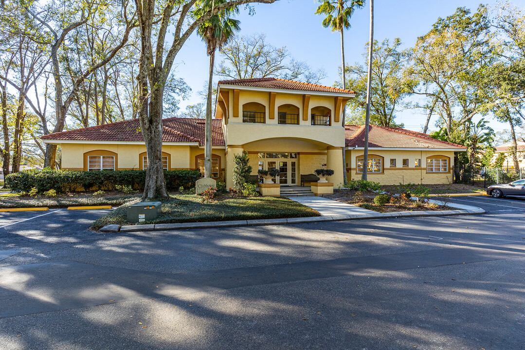 5612 Pinnacle Heights Cir in Tampa, FL - Foto de edificio
