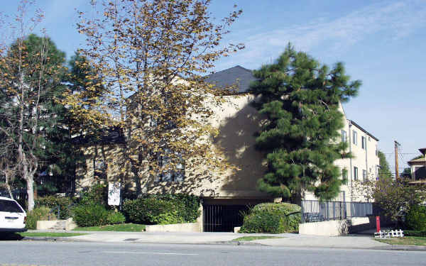 2522 Centinela Ave in Los Angeles, CA - Building Photo