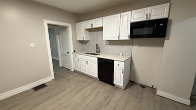 78 E Barthman Ave in Columbus, OH - Building Photo - Building Photo