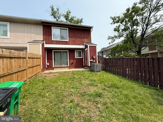 12051 Hallandale Terrace in Bowie, MD - Building Photo - Building Photo