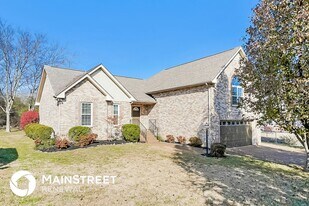 108 Waterford Way in Hendersonville, TN - Building Photo