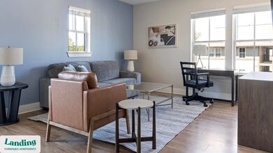 1000 Forestview Dr in Oakwood, GA - Foto de edificio - Building Photo