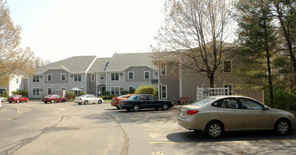 Tarrytown Road Apartments in Manchester, NH - Building Photo - Building Photo