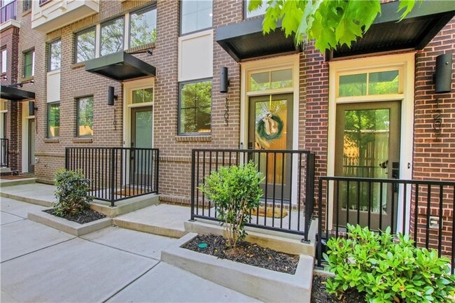 230 New St in Decatur, GA - Building Photo - Building Photo