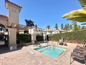 60 Waxwing Ln in Aliso Viejo, CA - Building Photo - Building Photo