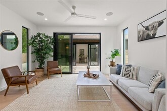 4429 Gillis St in Austin, TX - Building Photo - Building Photo