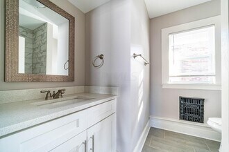 222 Parkwood Ave in Columbus, OH - Building Photo - Building Photo