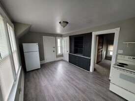 4168A N 92nd St in Milwaukee, WI - Building Photo