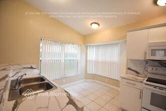 211 NW 187th Ave in Pembroke Pines, FL - Building Photo - Building Photo