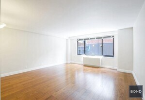 330 W 45th St in New York, NY - Building Photo