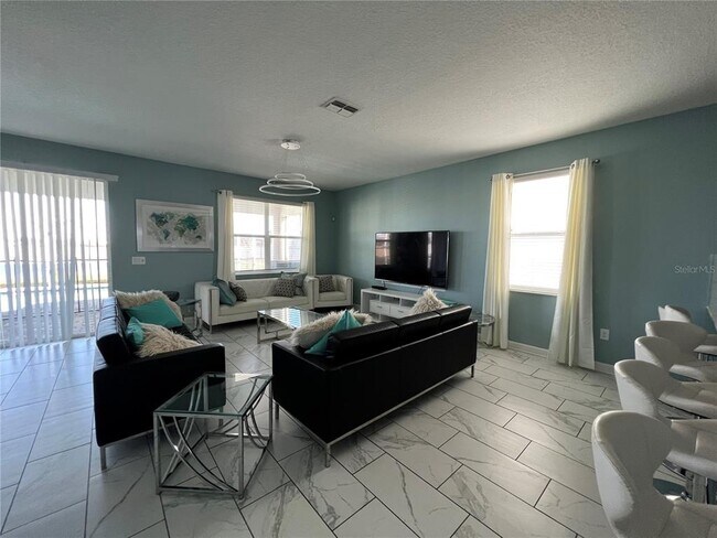 1525 Flange Dr in Four Corners, FL - Building Photo - Building Photo