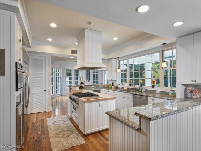 property at 2750 Treasure Ln