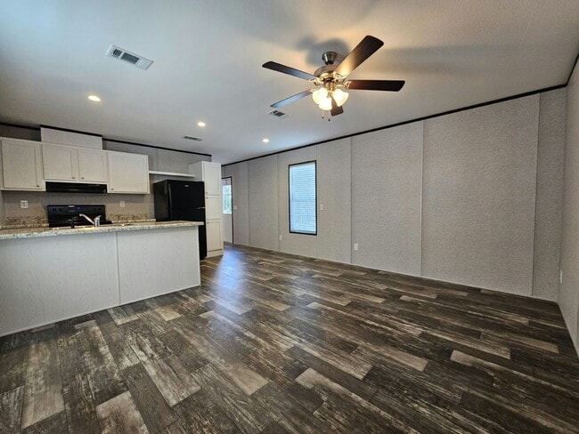 1049 Myakka Dr in North Fort Myers, FL - Building Photo - Building Photo