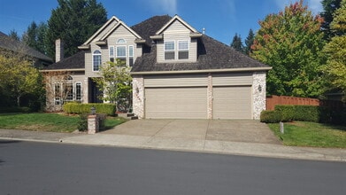 17083 SW Arbutus Dr in Beaverton, OR - Building Photo - Building Photo