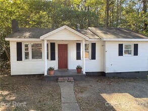 517 W Henry St in Belmont, NC - Building Photo - Building Photo