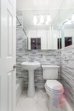 380 E 10th St, Unit 3C in New York, NY - Building Photo - Building Photo