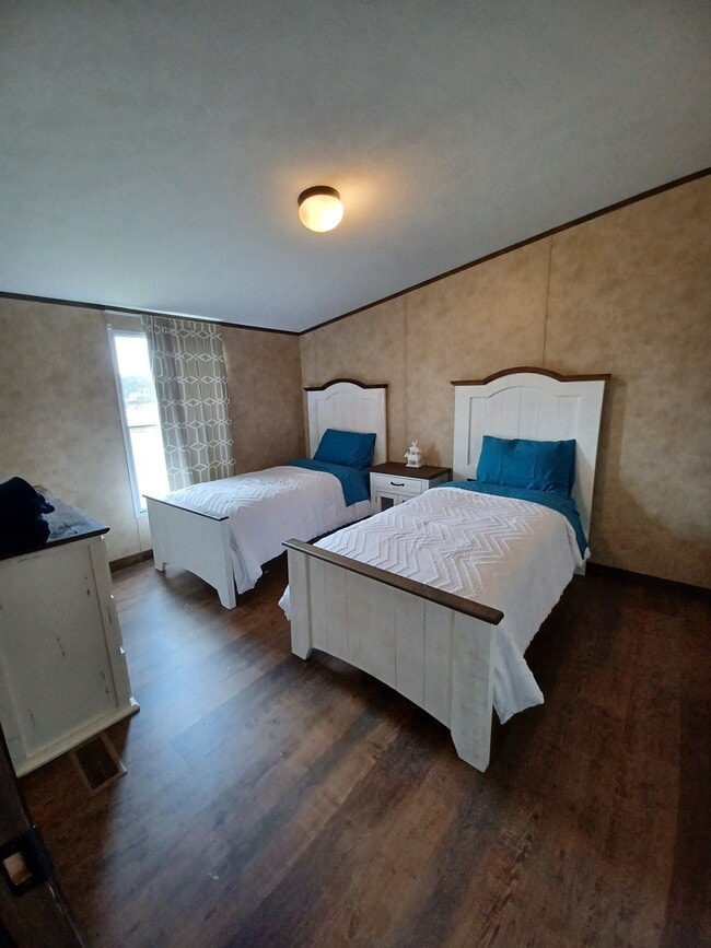 property at 3570 Vz County Rd 2602