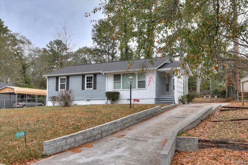 2406 Sparks Rd in Augusta, GA - Building Photo