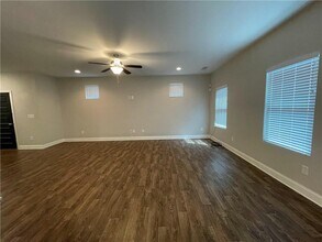 301 Omnia Ridge Way in Lawrenceville, GA - Building Photo - Building Photo