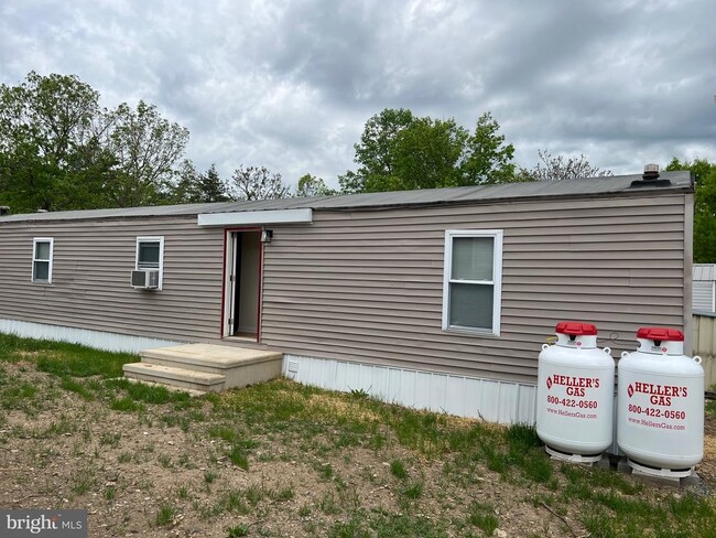 property at 122 Dugan Ct