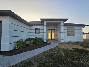 2916 Nelson Rd N in Cape Coral, FL - Building Photo - Building Photo