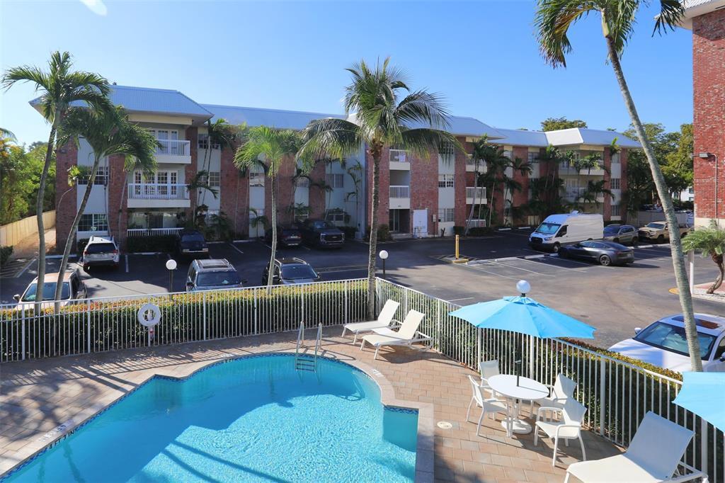 2424 SE 17th St, Unit B103 in Fort Lauderdale, FL - Building Photo