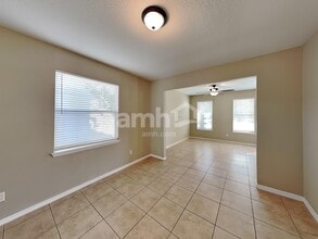 5654 Aaron Ct in Sarasota, FL - Foto de edificio - Building Photo