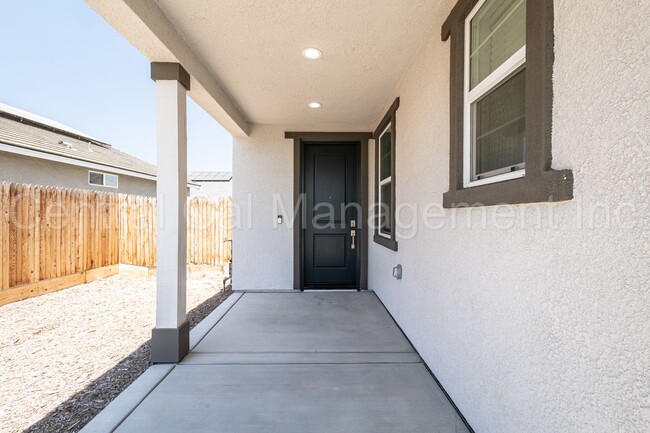 15810 Cole Brk Ct in Bakersfield, CA - Building Photo - Building Photo