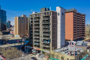 Five Harvest Plaza in Calgary, AB - Building Photo