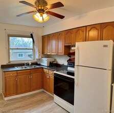 1403 E Maxlow Ave in Hazel Park, MI - Foto de edificio - Building Photo