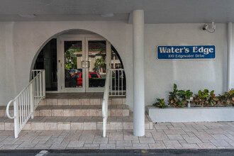 Waters Edge in Coral Gables, FL - Building Photo - Building Photo