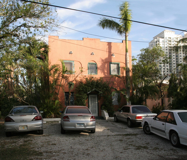 709 SW 4th Ct in Fort Lauderdale, FL - Foto de edificio - Building Photo